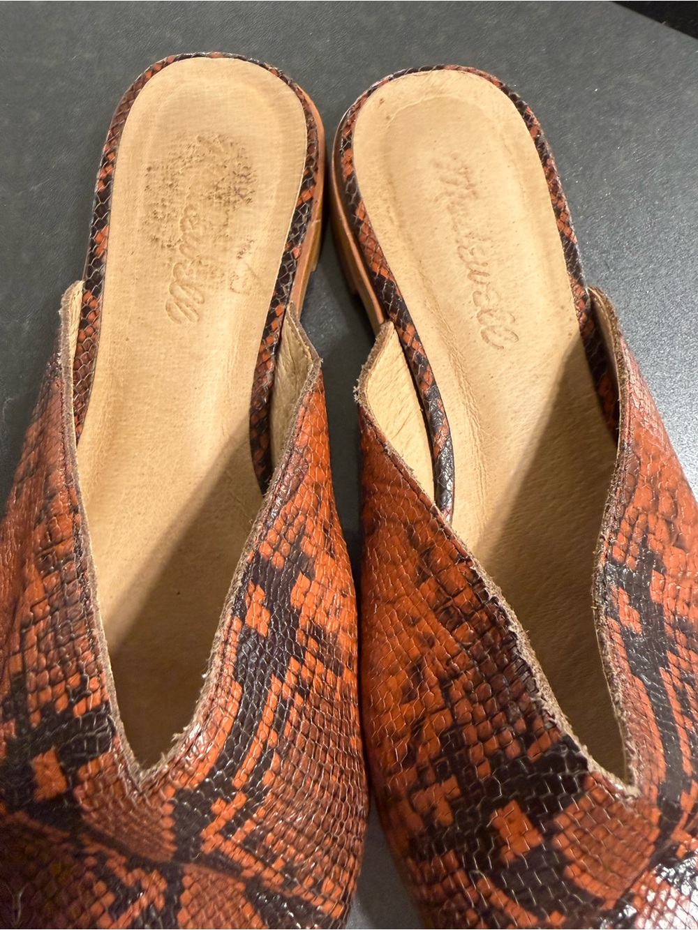 Madewell Leather Rust Brown Snake-Print Pointed Slip-On Mules - Picture 2 of 5